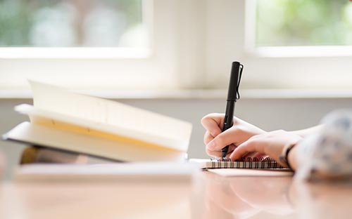 初中畢業(yè)自考本科學(xué)歷需要幾年時間？