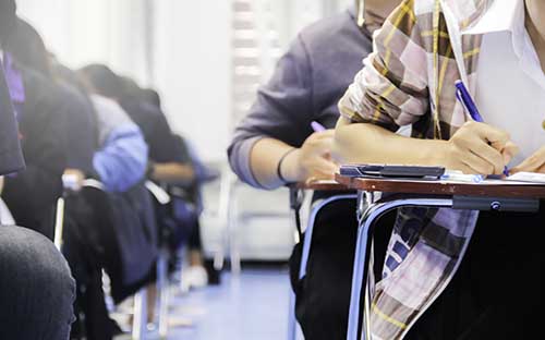 成人高考報名有歲數(shù)限制嗎？