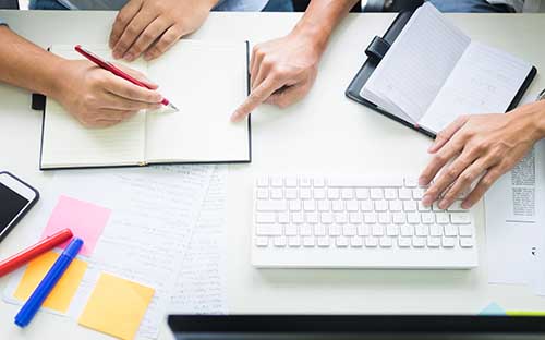 成人高考的報(bào)考證件照要什么底色？