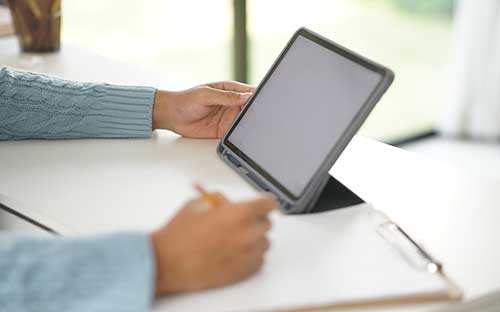 成人高考英語專業(yè)考什么內(nèi)容？可以做什么工作？