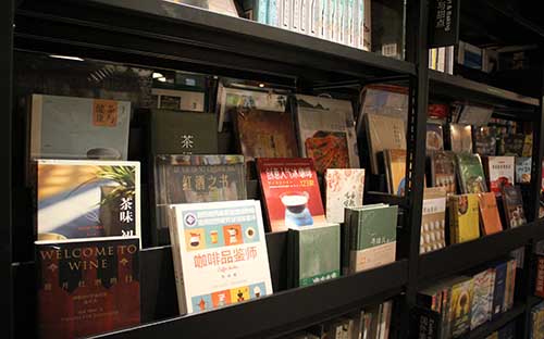 自考商務(wù)本科考什么？好考嗎？