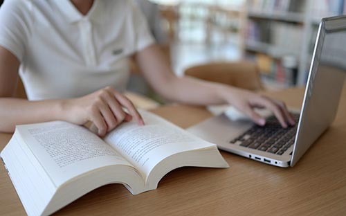 行政管理學(xué)專業(yè)自考課程有幾個？
