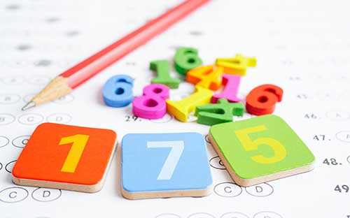 成人高考的收費(fèi)標(biāo)準(zhǔn)是怎么樣的？