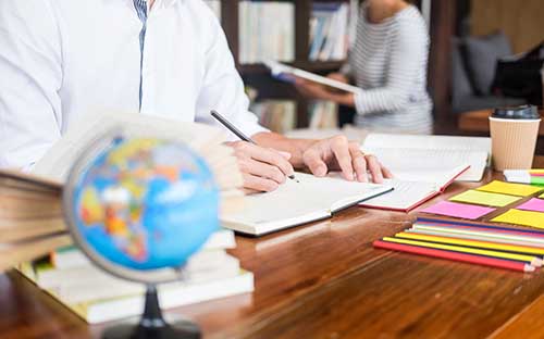 成人高考考書上的內(nèi)容嗎？