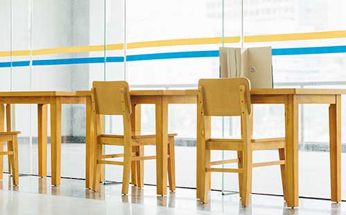 自考本科英語專業(yè)有哪些科目？就業(yè)方向有哪些？