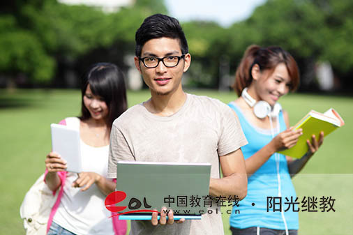 中山成人高考輔導(dǎo)班怎么選？靠自學(xué)復(fù)習(xí)能考過嗎？