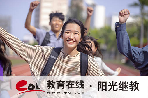 成人高考需要在學(xué)校上學(xué)嗎？如何備考復(fù)習(xí)？