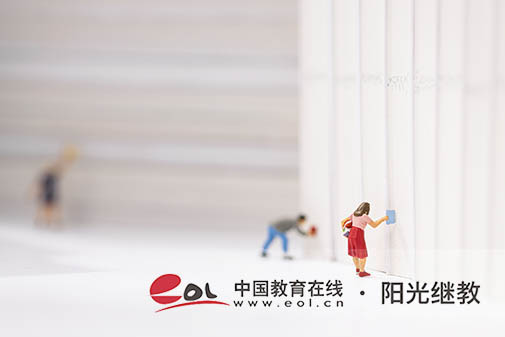 湖南成人高考錄取分?jǐn)?shù)線是多少？應(yīng)該怎么備考？