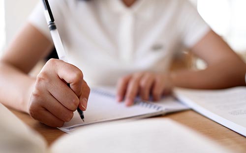 成人高考自己怎么網(wǎng)上報名？有哪些專業(yè)？