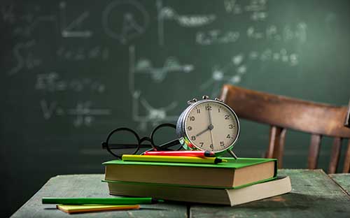 自考?？票究瓶梢砸黄饒?bào)嗎？容易過的專業(yè)有哪些？