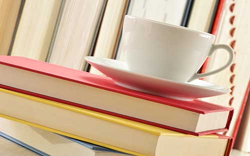 自考是全國(guó)統(tǒng)─命題嗎？考試大綱需要參考嗎？