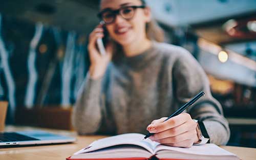 成人高考電子商務(wù)考什么科目？就業(yè)方向有哪些？