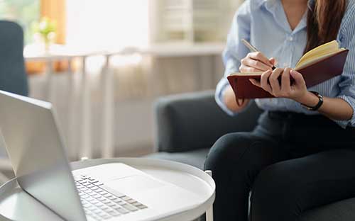 東莞石排成人高考怎么報(bào)名？學(xué)歷好找工作嗎？