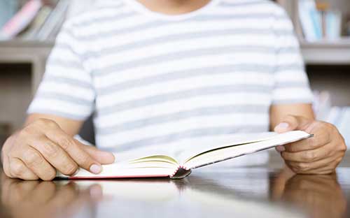 成人高考報(bào)名后會(huì)發(fā)書(shū)本嗎？排行榜有什么用？