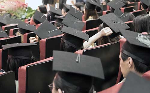 成人高考最遲幾月報(bào)名考試？要求是什么？