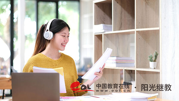 成人高考報名麻煩嗎？允許異地考嗎？