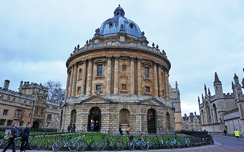 英國大學(xué)留學(xué)最低費(fèi)用，英國留學(xué)預(yù)科學(xué)制多長時(shí)間