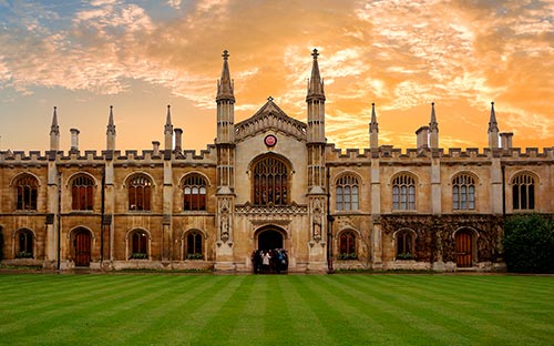 美國(guó)留學(xué)申知名大學(xué)條件