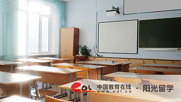 北京外國語大學(xué)中外合作國際本科2加2報名條件