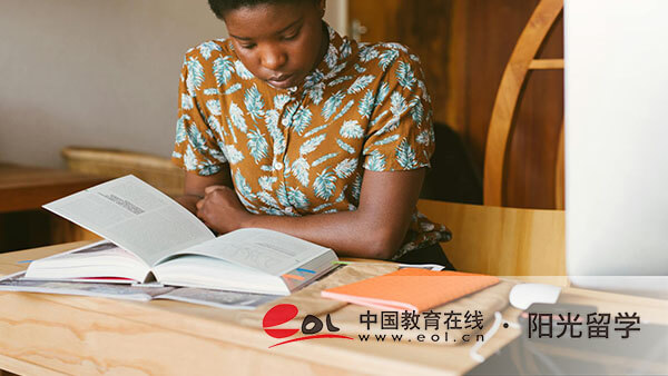 日本紡織品設(shè)計(jì)專業(yè)本科留學(xué)有哪些條件