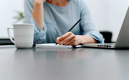 自考英語專業(yè)考什么科目？可以考專四專八嗎？
