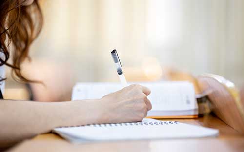 浙江省法律本科自考怎么報(bào)名？考哪些科目？